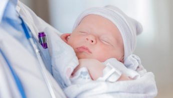 baby-in-neonatal-comprehensive-care-program_0